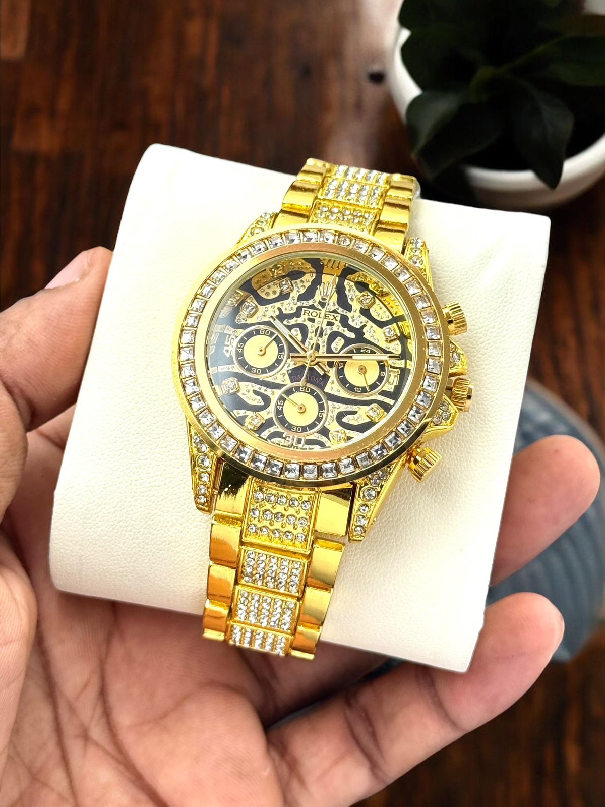 Luxury Full Gold tiger eye Chronograph Watch – Diamond Master Edition