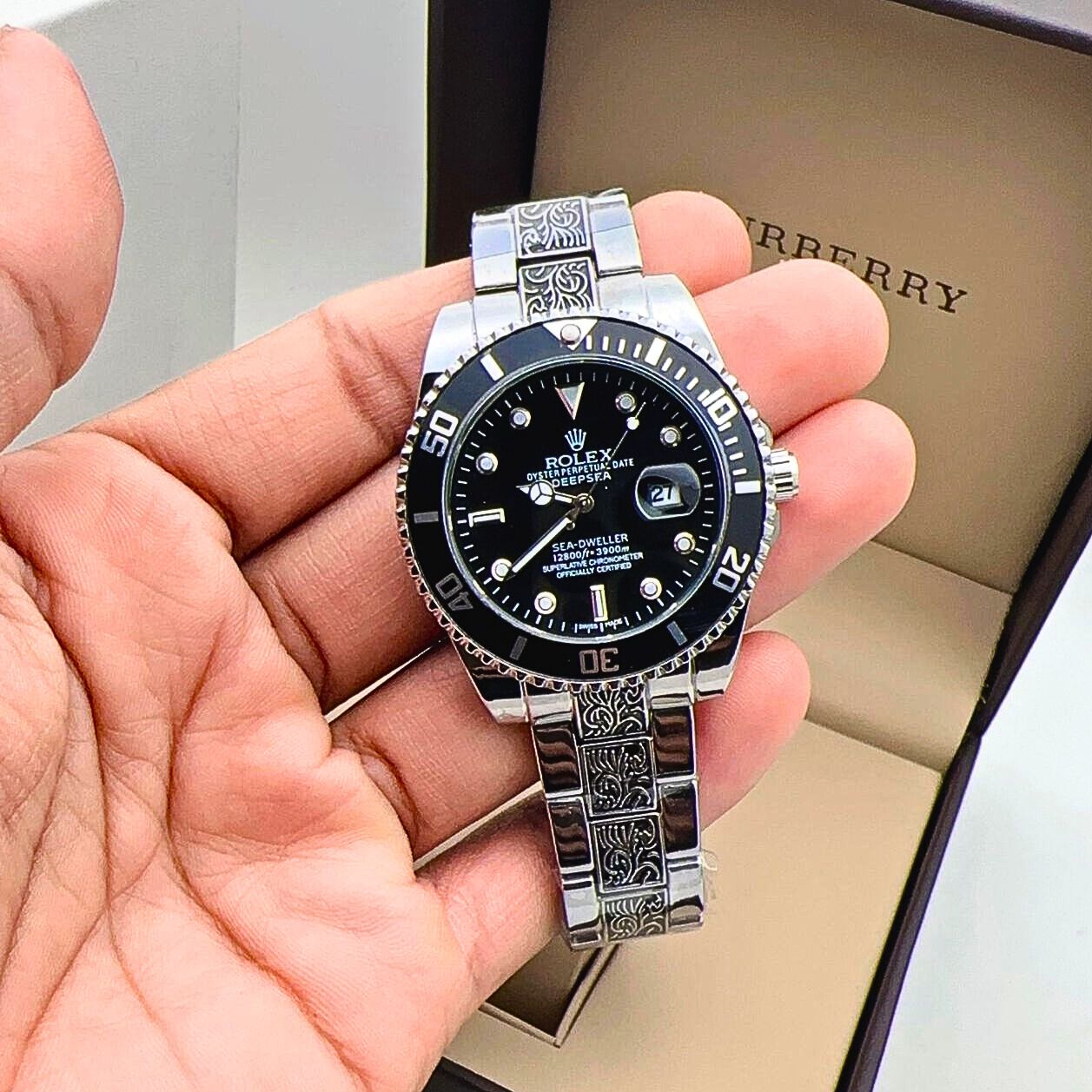 Luxury Sea-Dweller Black Dial Men’s Watch – Silver Engraved Edition