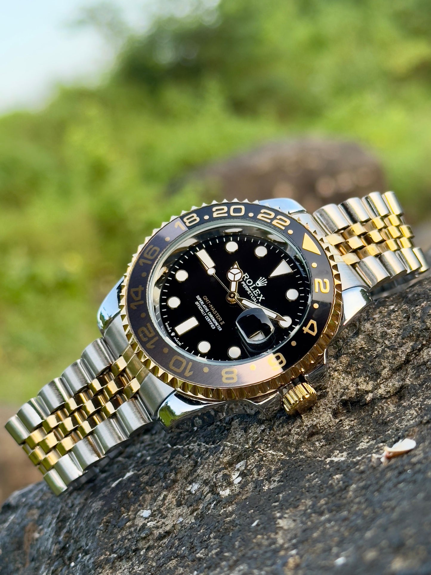 Luxury GMT Master Black Dial Men’s Watch – Two-Tone Gold Edition