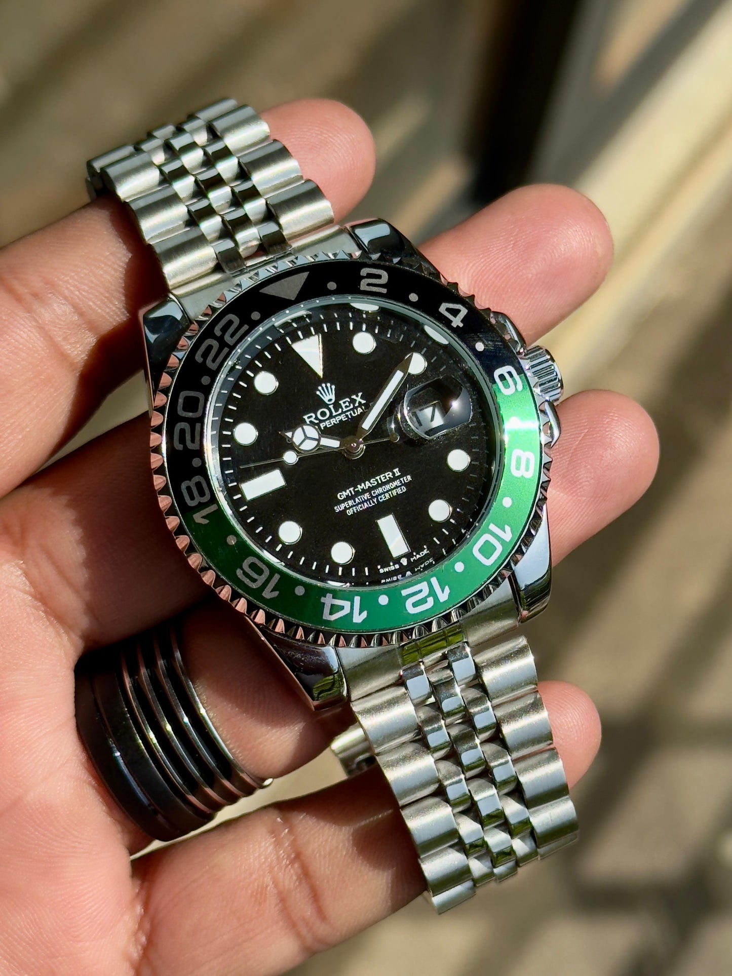 Luxury GMT Master Green Bezel Men’s Watch – Silver Edition