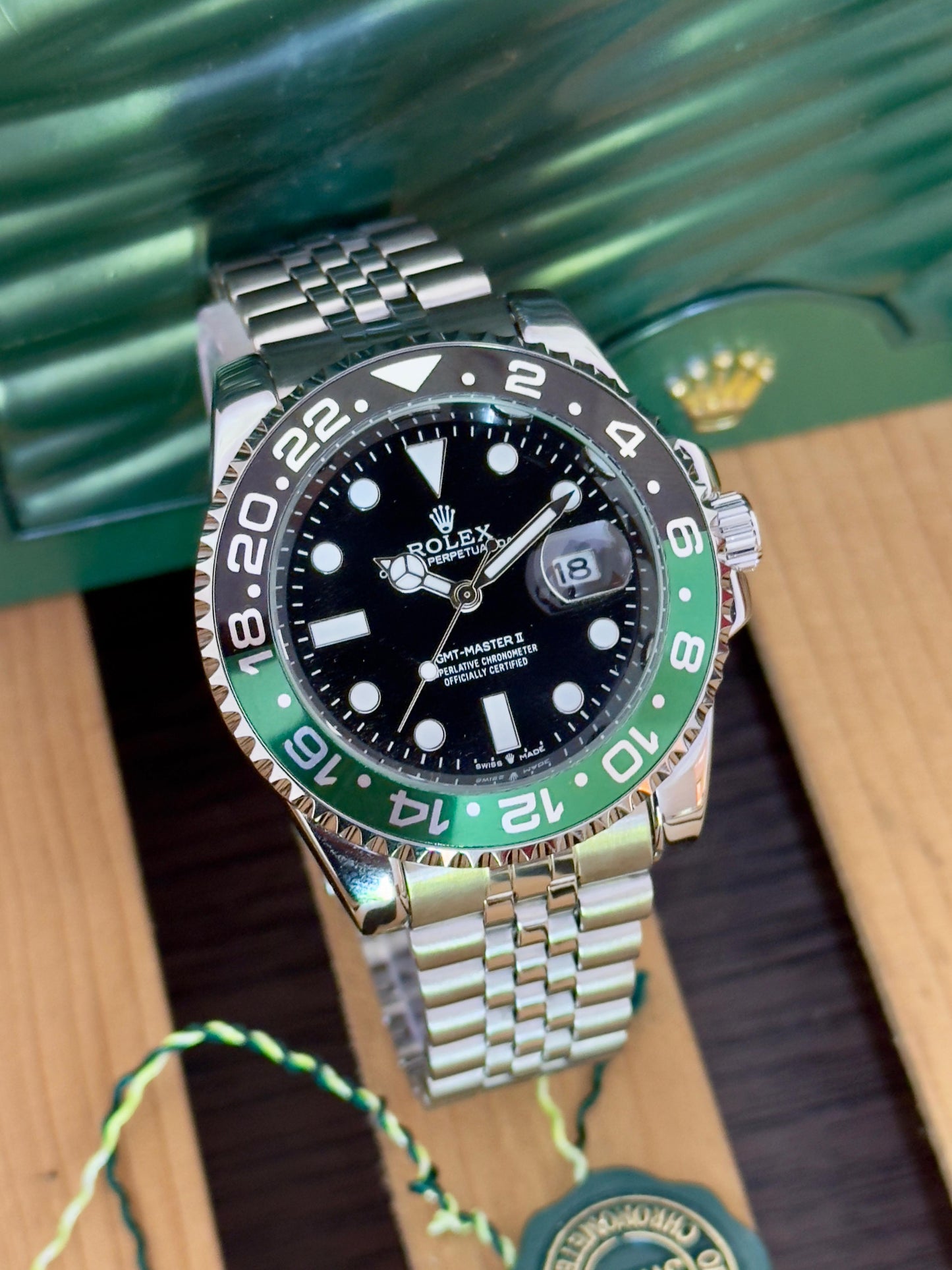 Luxury GMT Master Green Bezel Men’s Watch – Silver Edition